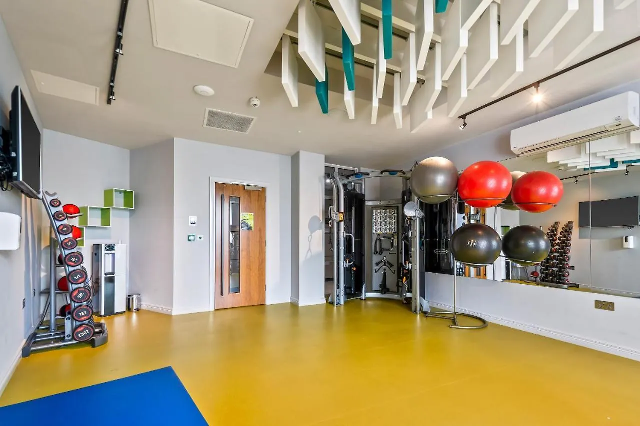 Roomzzz London Stratford Apartahotel