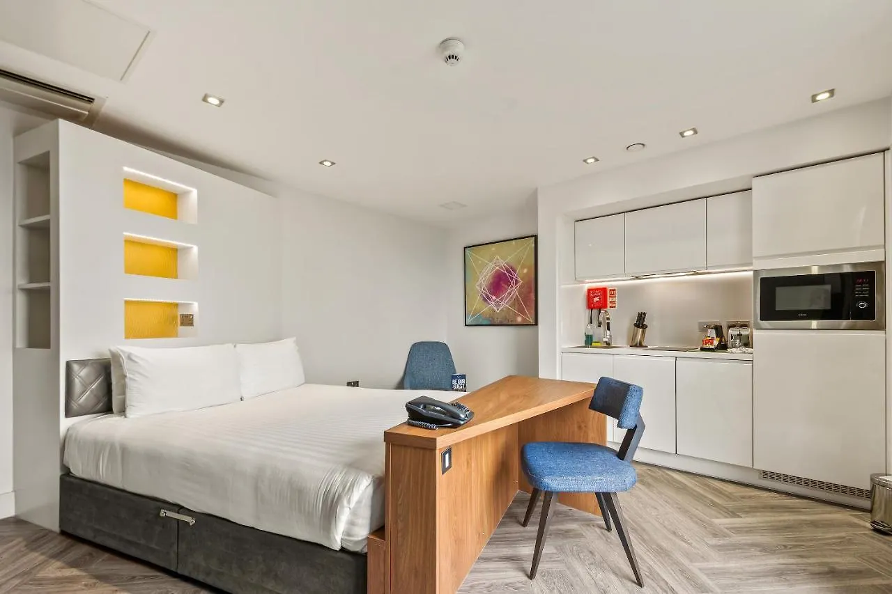 Roomzzz London Stratford Reino Unido