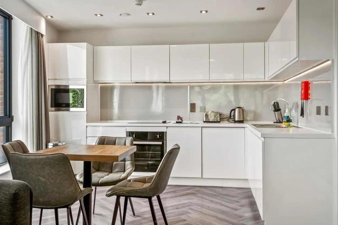 Roomzzz London Stratford 4*,  Reino Unido