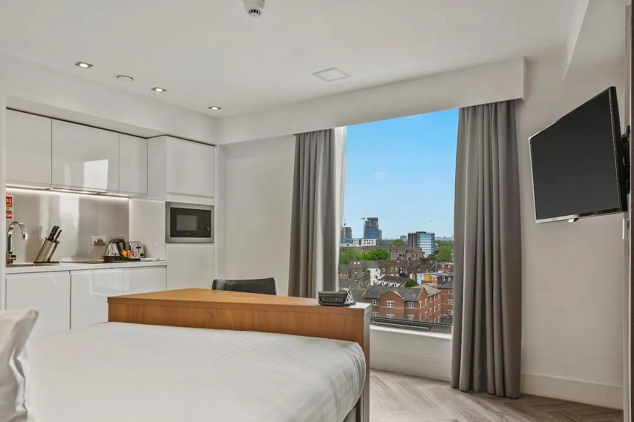 Roomzzz London Stratford 4*,  Großbritannien