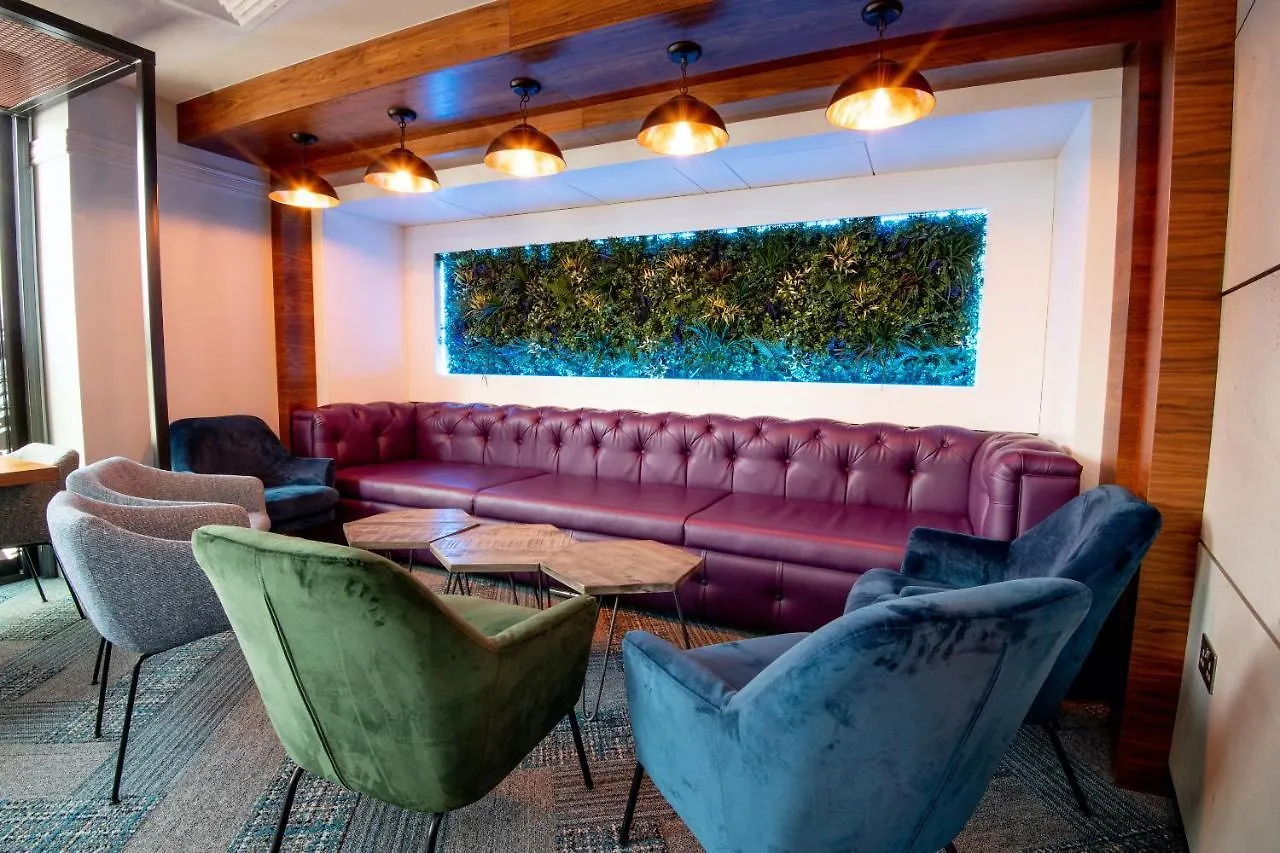 **** Aparthotel Roomzzz London Stratford Großbritannien