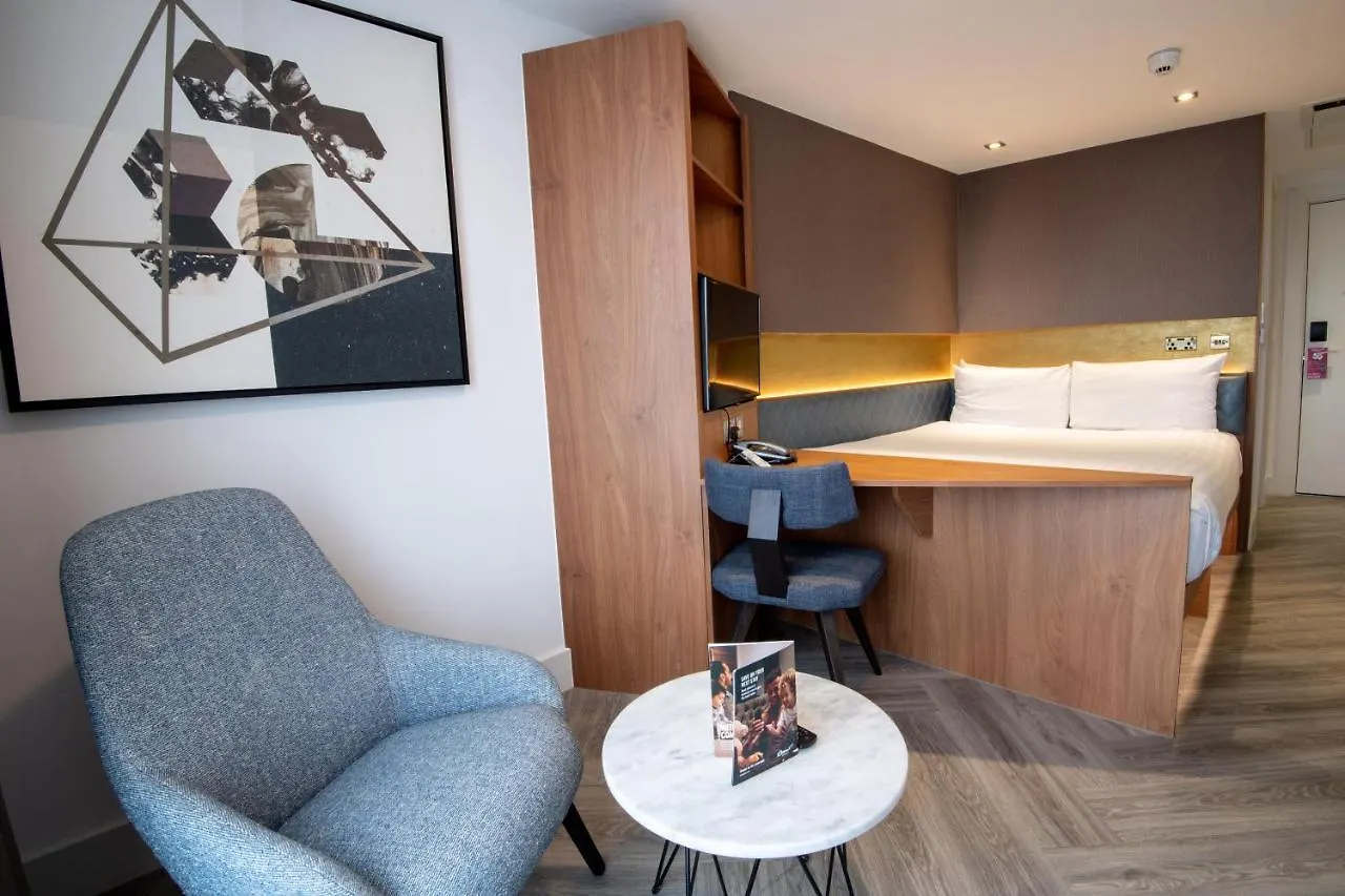 Aparthotel Roomzzz London Stratford
