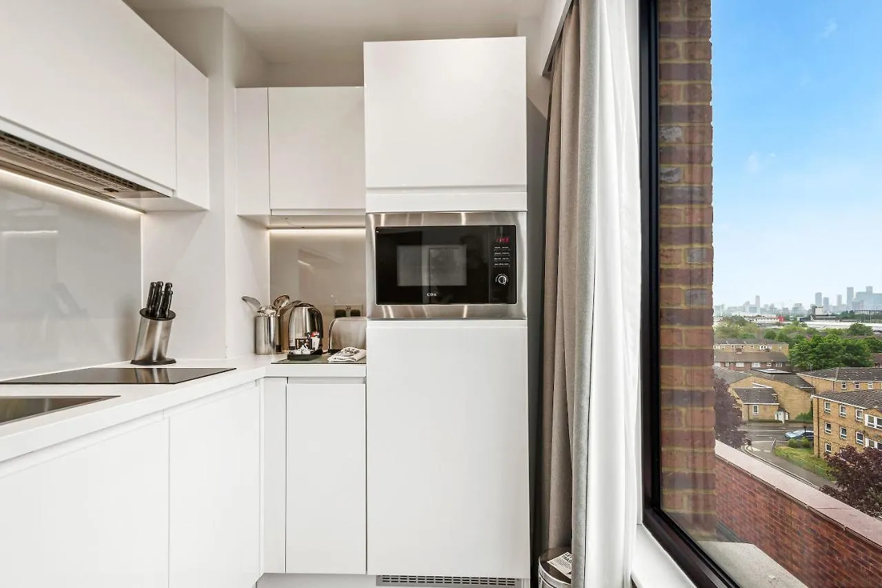 Roomzzz London Stratford